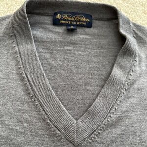 Brooks Brothers size M Merino Wool Sweater